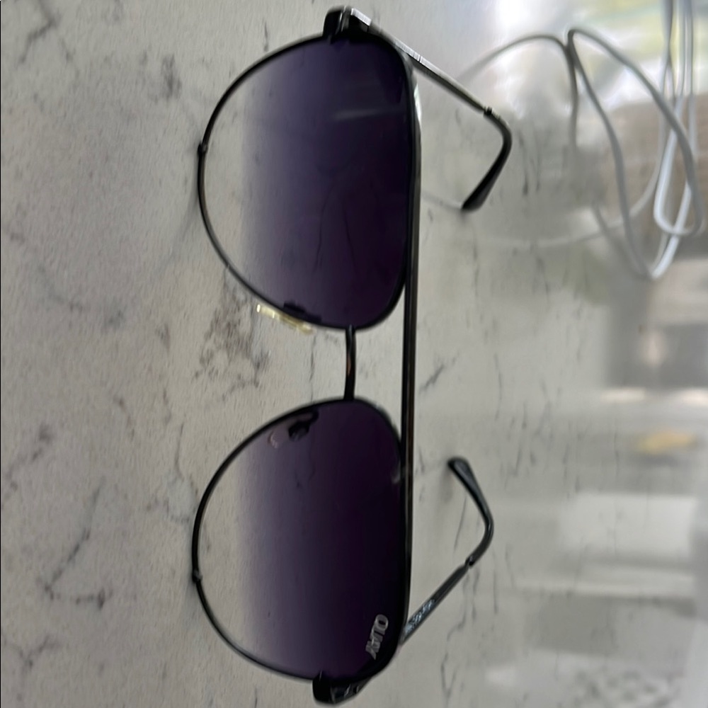 Classic Black Aviator Sunglasses